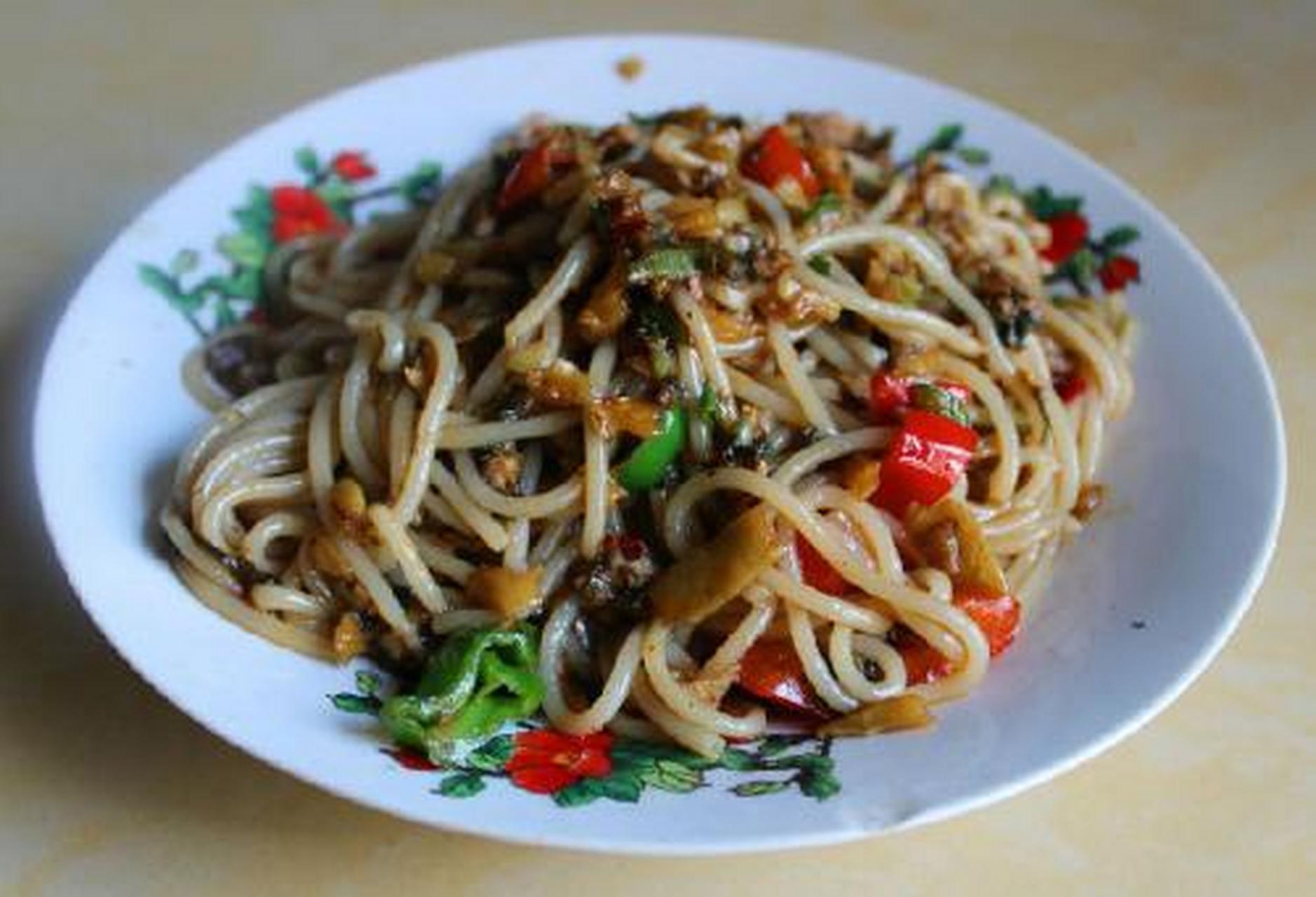 广丰炒粉,是江西的著名小吃,流行于江西境内及浙江西部一带的一种既可