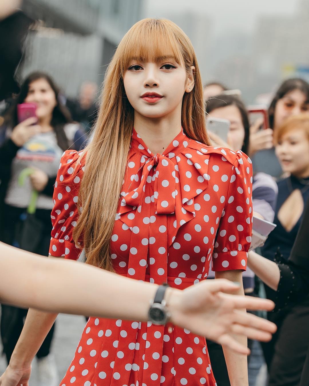 lisa漂亮得像是洋娃娃,她才是black pink的顏值擔當吧