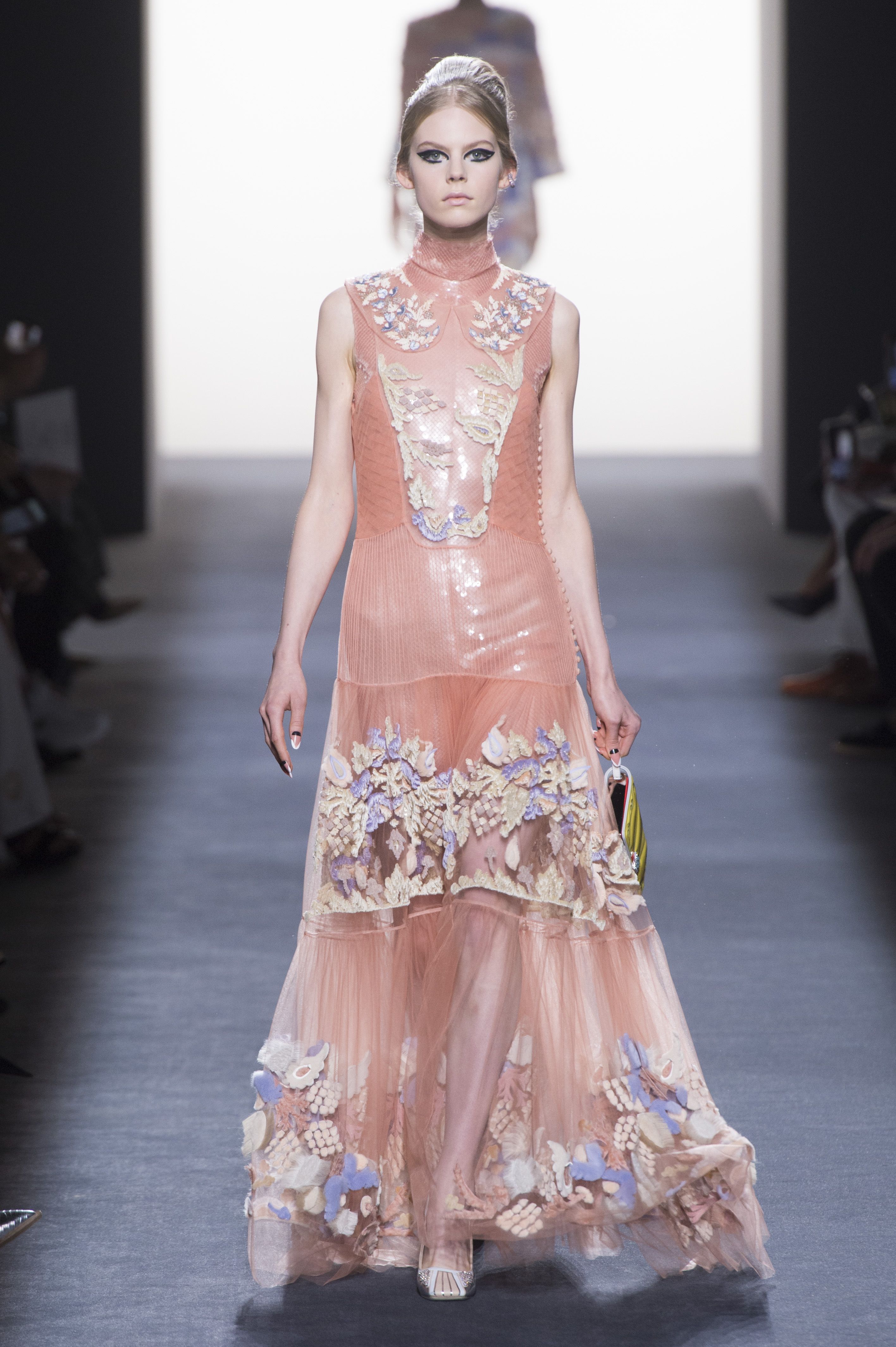 (22)巴黎高级定制时装周——芬迪品牌时装秀