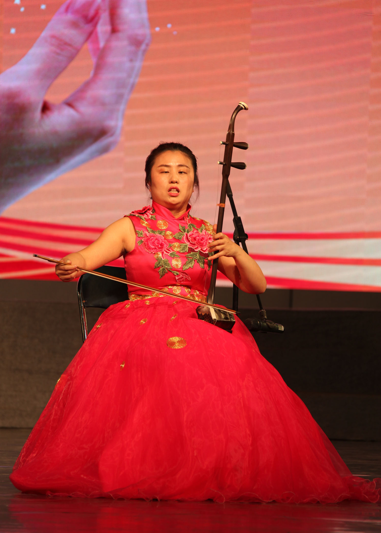 李向南一把二胡圆梦想