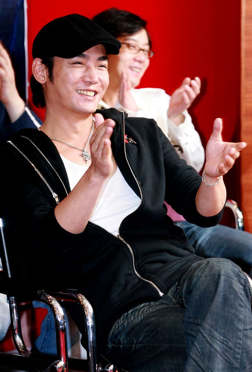 魔幻手机3# #魔幻手机# 儿时回忆,甚至是开启一段玄幻网文的开山肿鼢