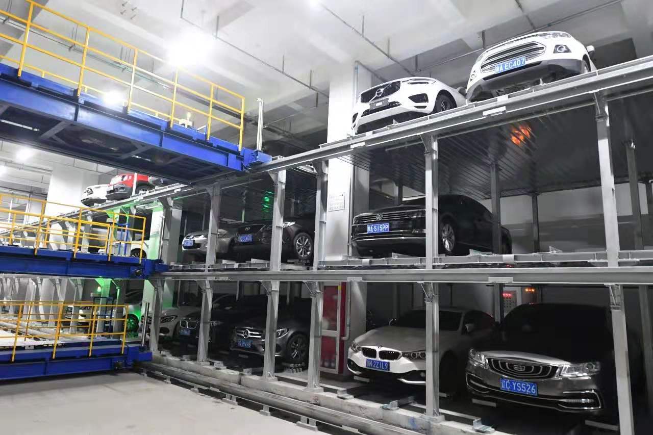 实现存取汽车的机械式停车设备,多层平面移动