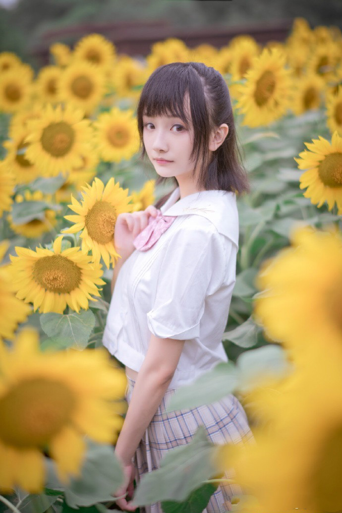 美图摄影:精致面容的女孩小鸟依人,我就是你的向日葵!