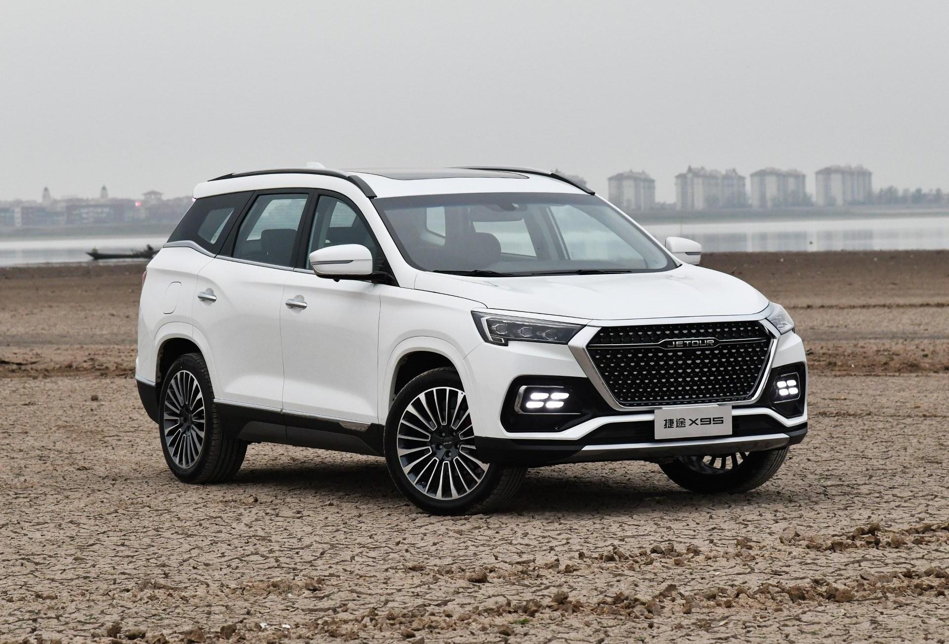 定位中型suv的捷途x95,车身尺寸媲美汉兰达,售价仅9.99万起