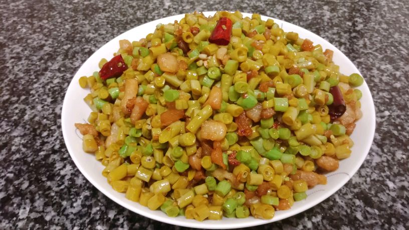 夏季开胃菜“烂肉豇豆”酸香脆嫩 爽口下饭,四川人的最爱