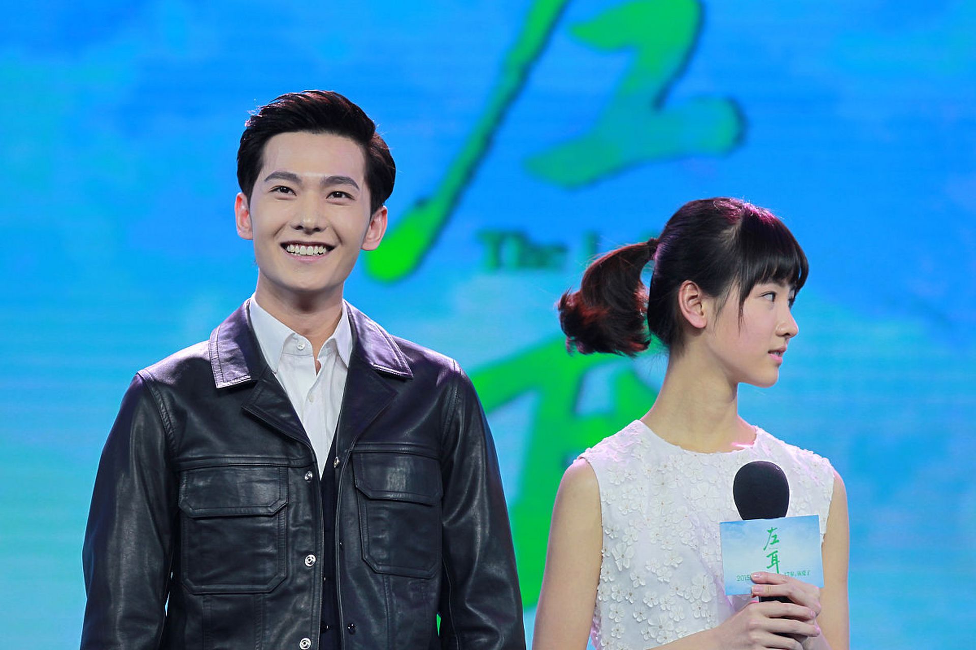 算不算是,男才女貌[嘻嘻]?那时的#杨洋# #陈都灵# ,脸上写满了青春!