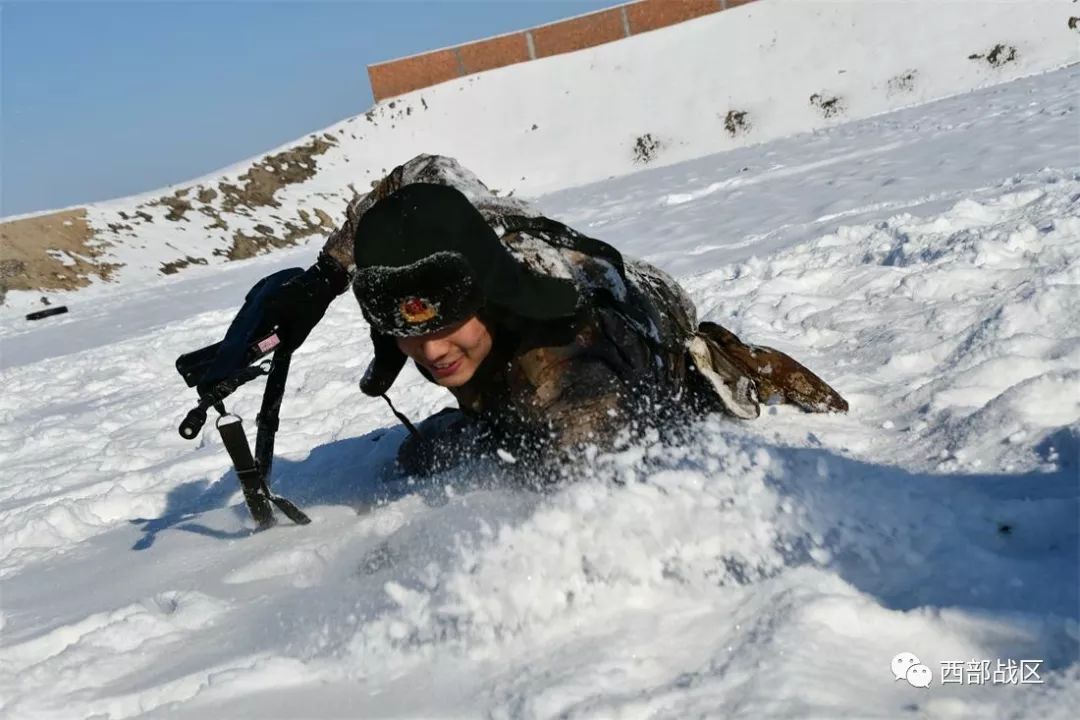 享受!看看軍人的冰雪奇緣