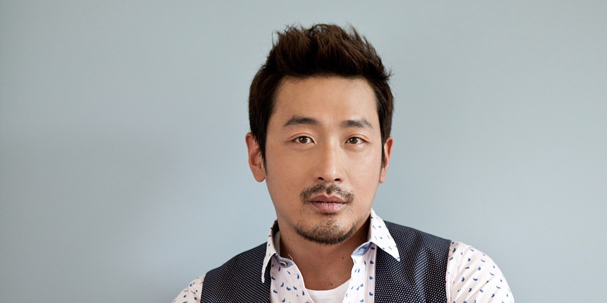 一年杀19人,河正宇主演的经典犯罪片,改编自韩国头号杀人狂事迹