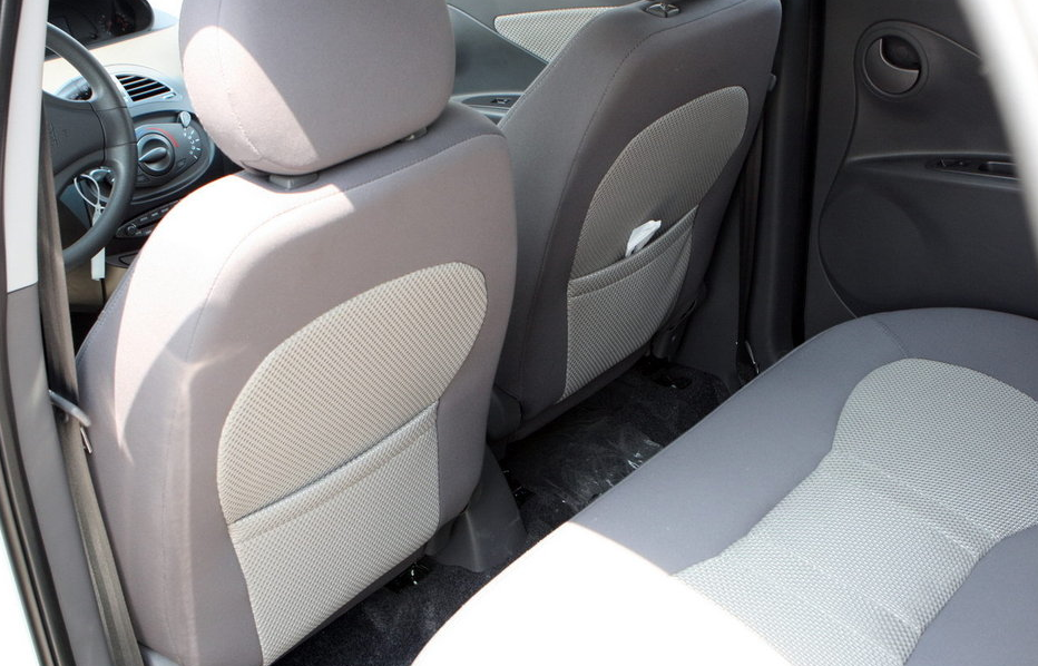 奇瑞x1外形沉稳大气,颇具包豪斯风格,给人满满的驾驶望