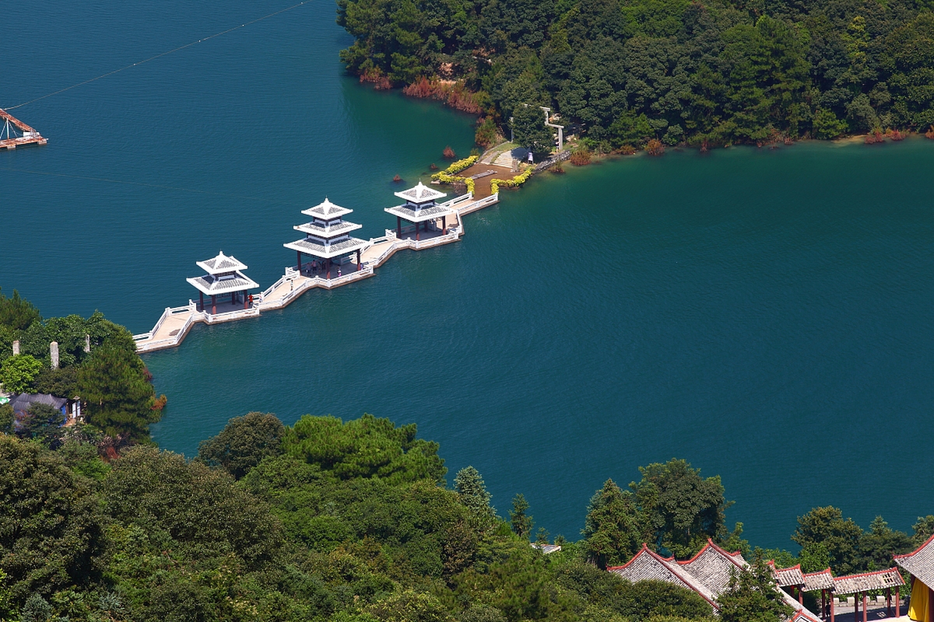 万佛湖风景区旅游攻略 万佛湖风景区,位于安徽省六安市,是一个集山水