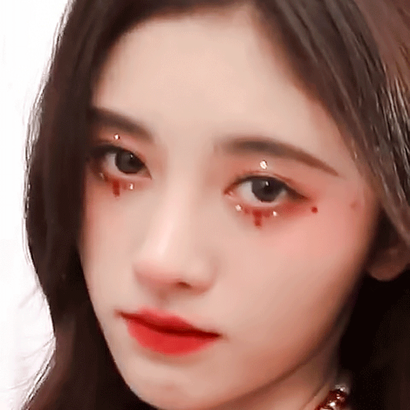 鞠婧祎白色情人节大片,挑战"石榴妆"魅惑撩人,时尚表现力极佳