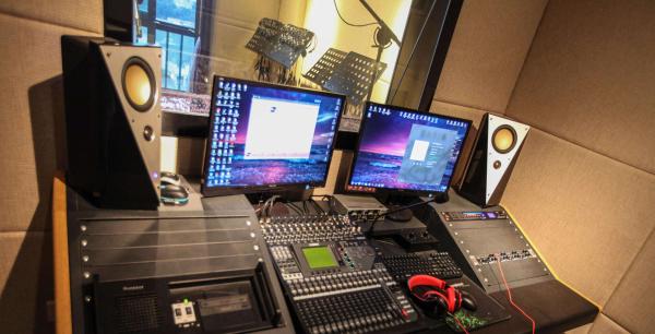 内地音乐人刘逍专辑北京录制邀请到神秘嘉宾助阵