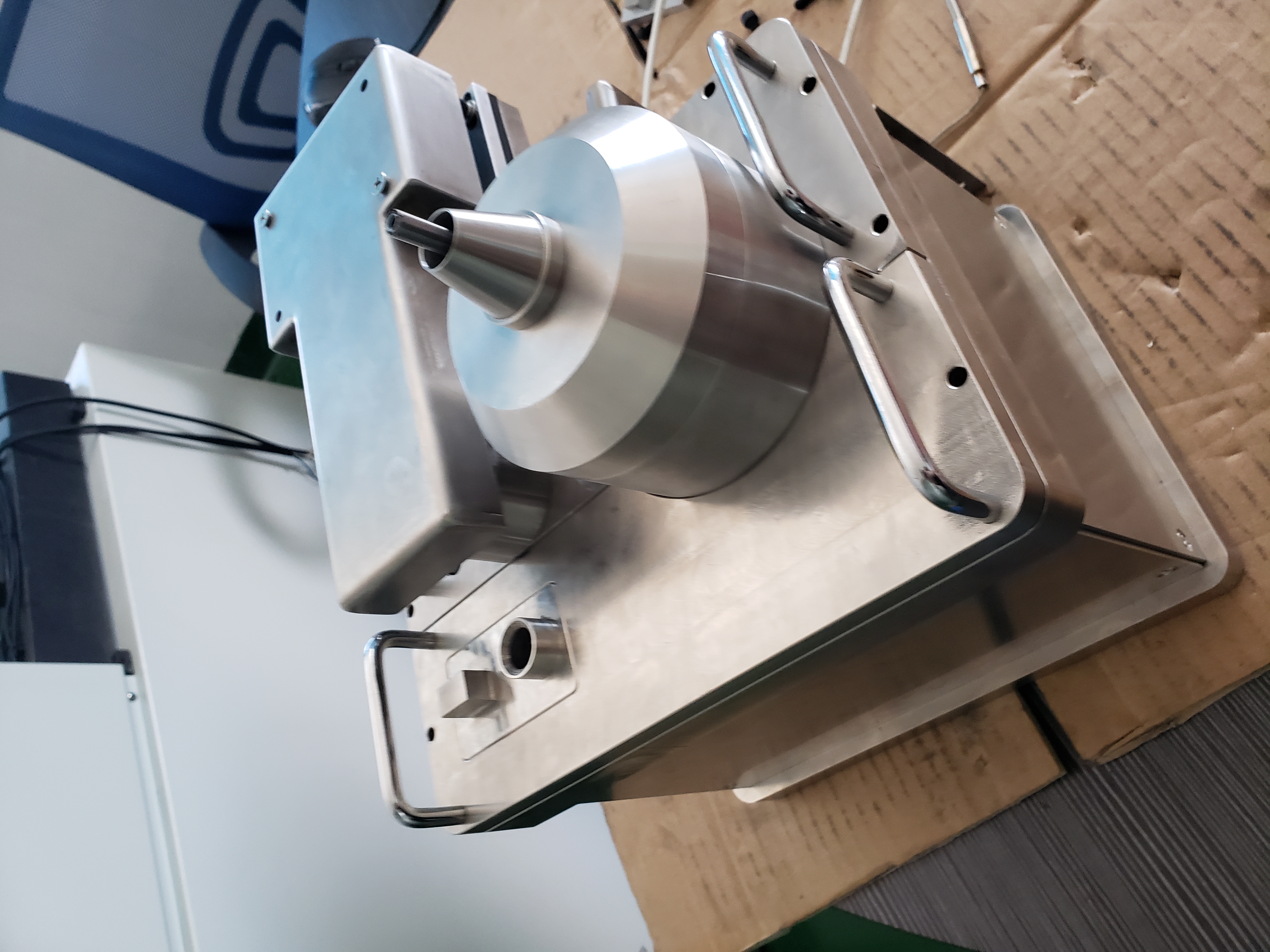 波峰焊焊选择性波峰焊可根据pcb产品的焊点分布不同,分为两大焊接工艺