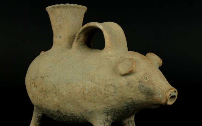 良渚文化时期的陶器,不光烧造工艺高超,而且造型优美