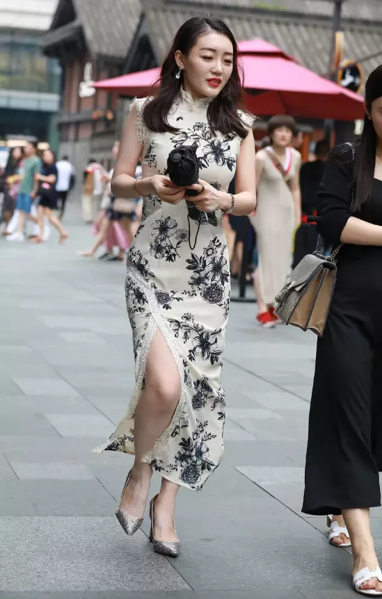 小时间陪我爸去吃席
