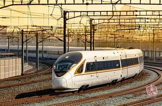 武汉市民下月起可乘"金凤凰"复兴号