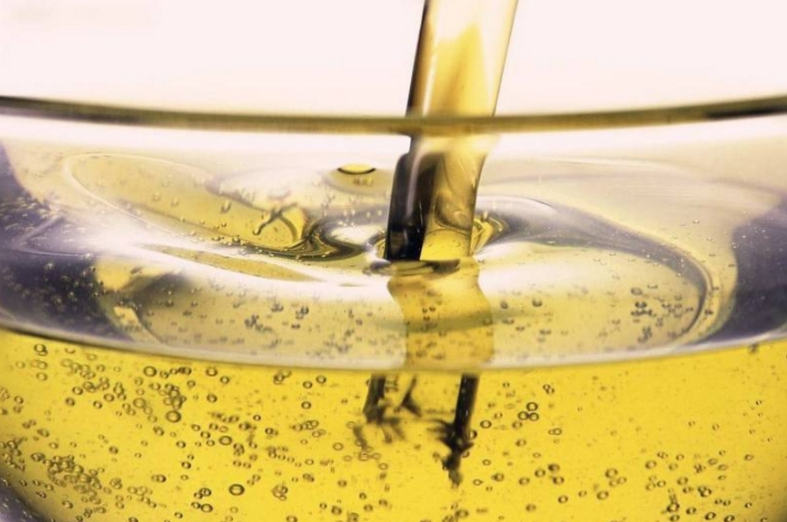 生物柴油是指以油料作物,野生油料植物和工程微藻等水生植物油脂以及