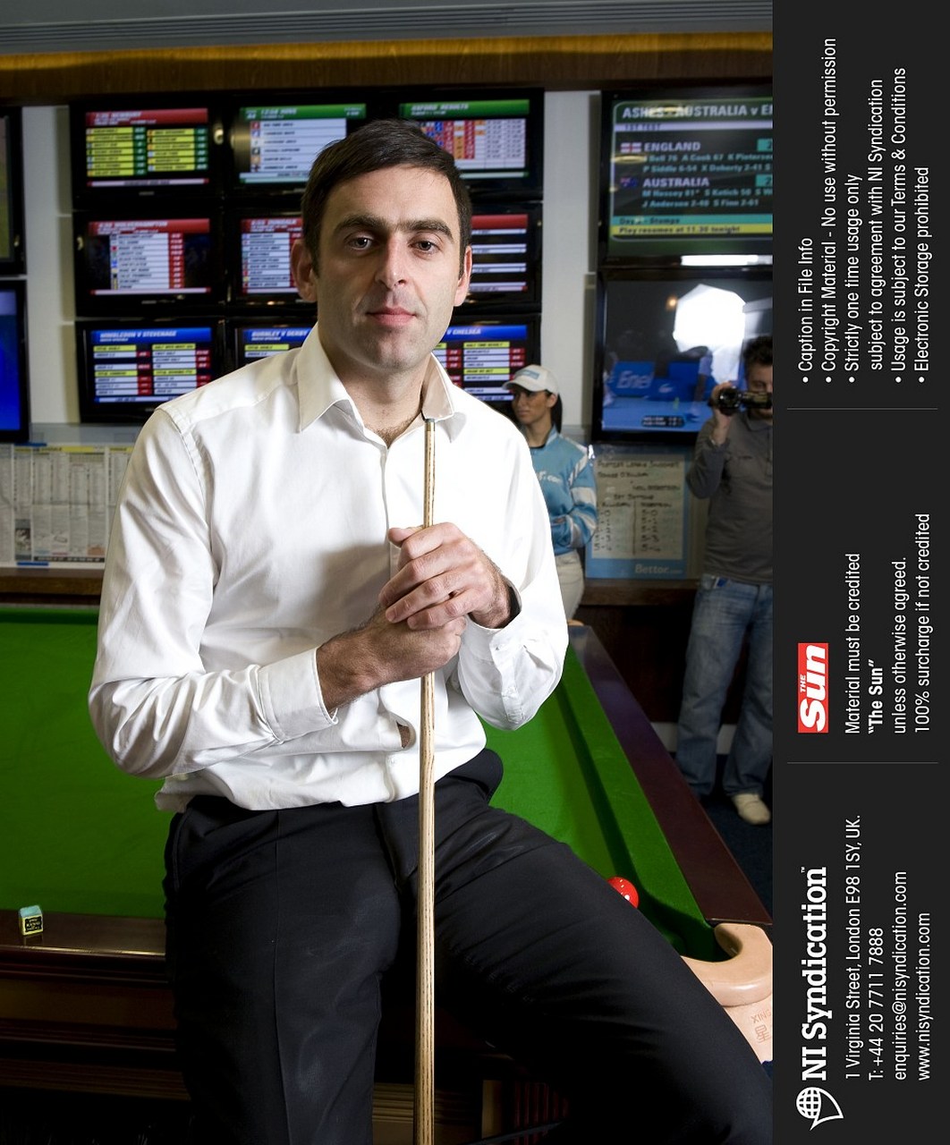 第二阶段,奥沙利文和塞尔比紧咬比分,但奥沙利文在第14局以1分的优势