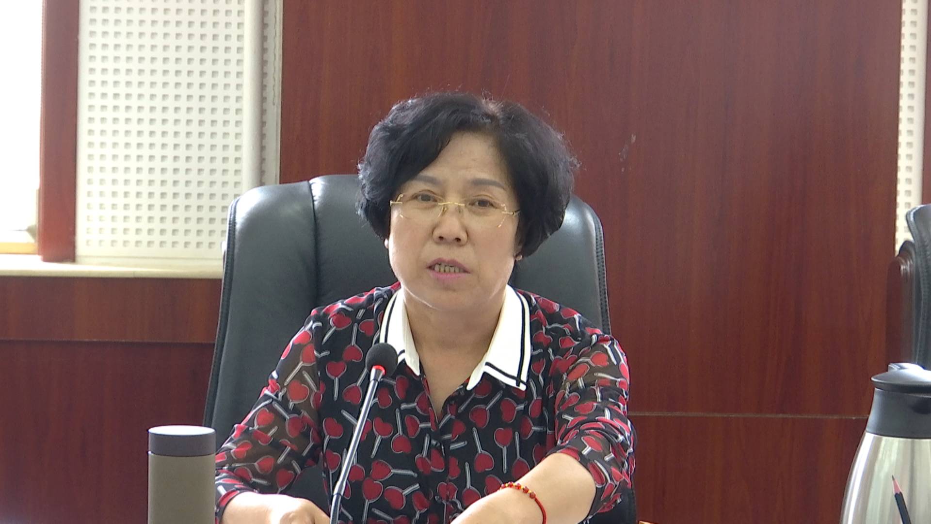 郑钰主持召开全县环保工作集体约谈暨推进会议