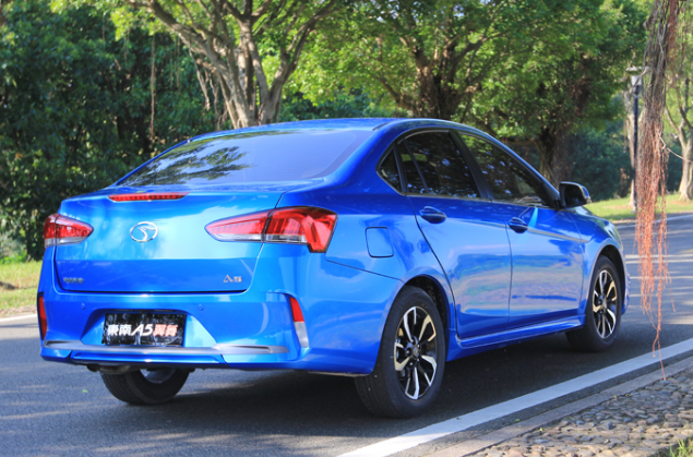 东南a5翼舞性价比非常高,售价仅4.99万-7.59万元!