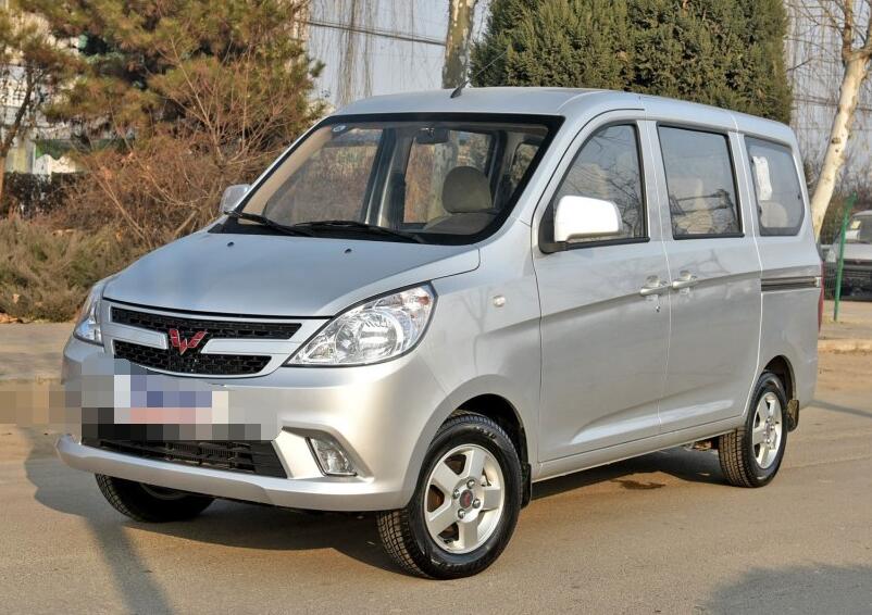 上汽通用五菱-五菱之光v,外观比较潮流,外观非常炫酷