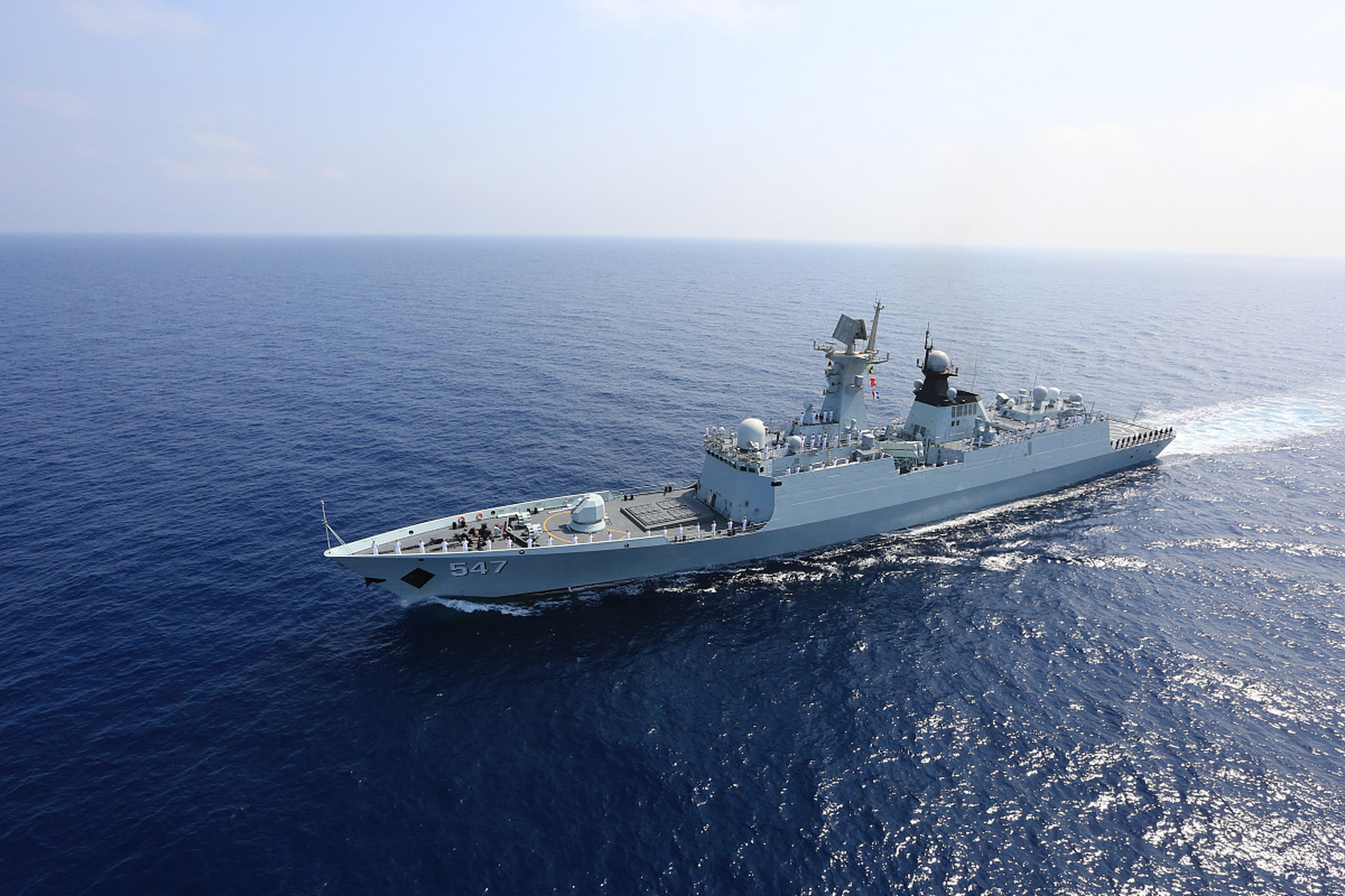 为什么说它昂贵: 一般来讲一个国家不过几十艘军舰,从数量上很少.