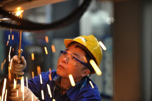 现在年轻人不愿做技术工,导致一些技术工种出现断代,为什么?