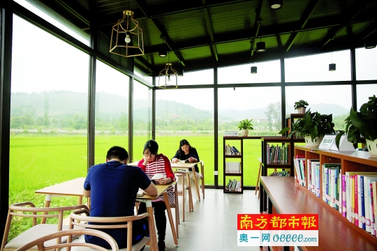 稻田里的玻璃书房 欢迎来"最美图书馆"