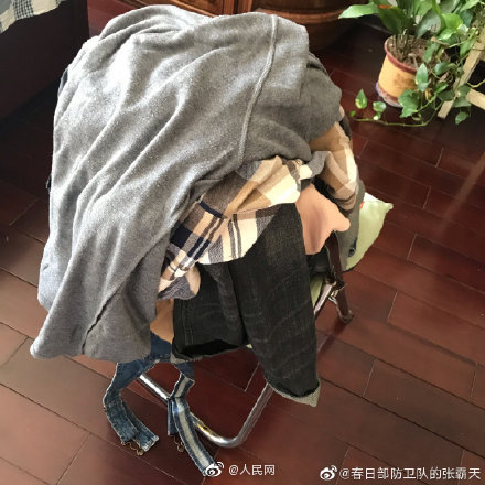 据说,冬天椅子容易长出衣服?网友:是谁在偷窥我的椅子?
