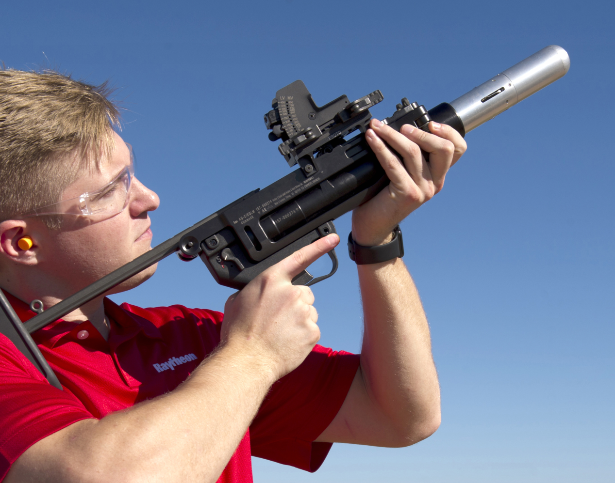 世界最小导弹亮相,个头堪比小黄瓜,一个士兵能带十几发