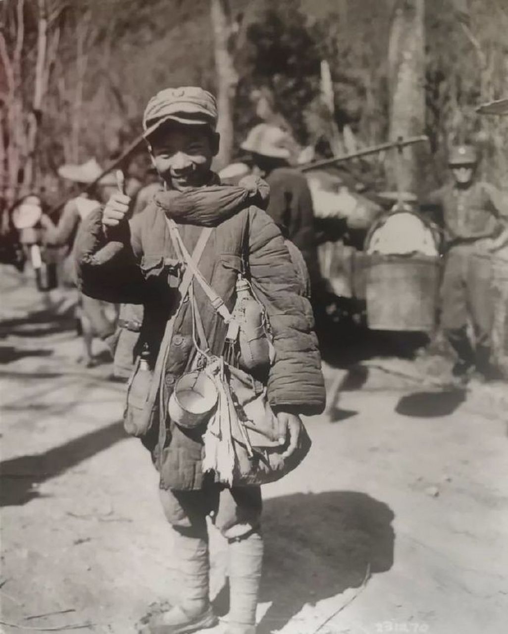 1944年11月23日,这名少年名叫李占宏,刚刚年满13岁,脸上依然稚气未脱