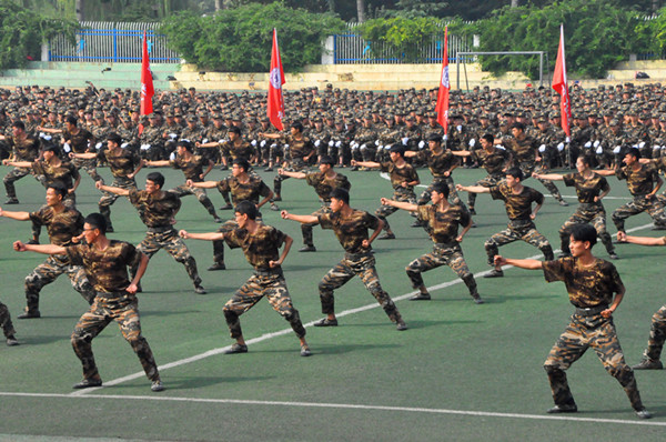潍坊学院举行2018级新生军训汇报表演暨总结表彰大会