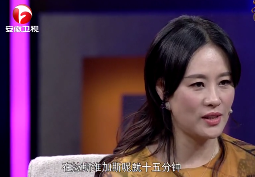 邬君梅曾曝自己的婚礼,十五分钟就结束了,规模却让众人哑然!