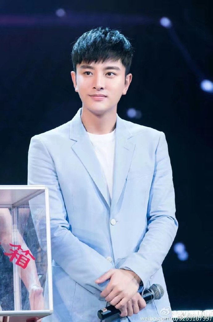 为颜值锦上添花的痣# 贾乃亮很帅是不用说了,这颗痣的位置真的蛮绝的