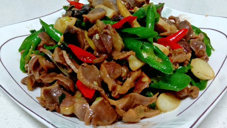 香辣鸡胗的家常做法,下饭解馋,每次都能多吃两碗饭,超费饭
