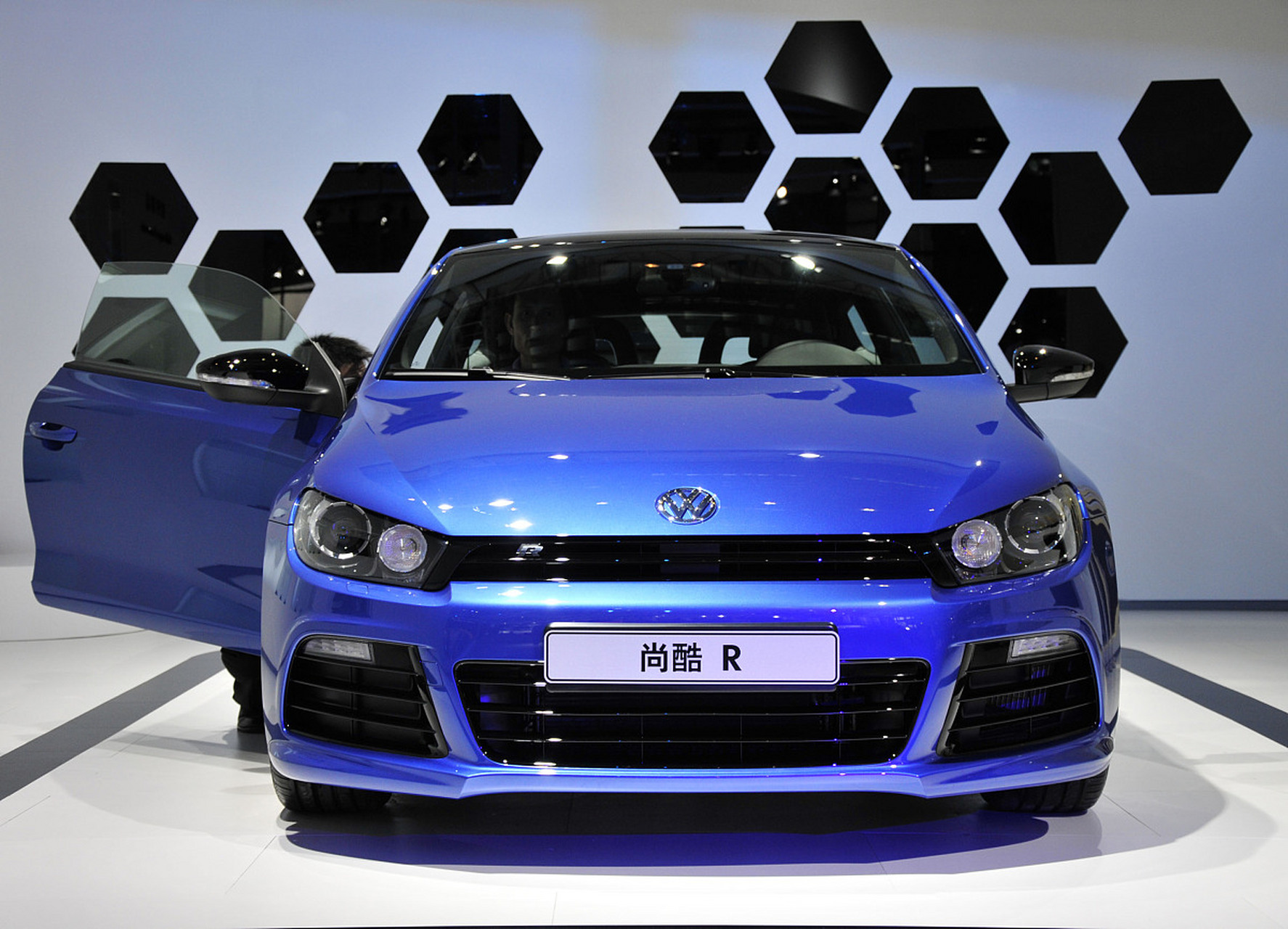 说到新款三菱奕歌的外观,这次的中期改款着实让人眼前一亮.