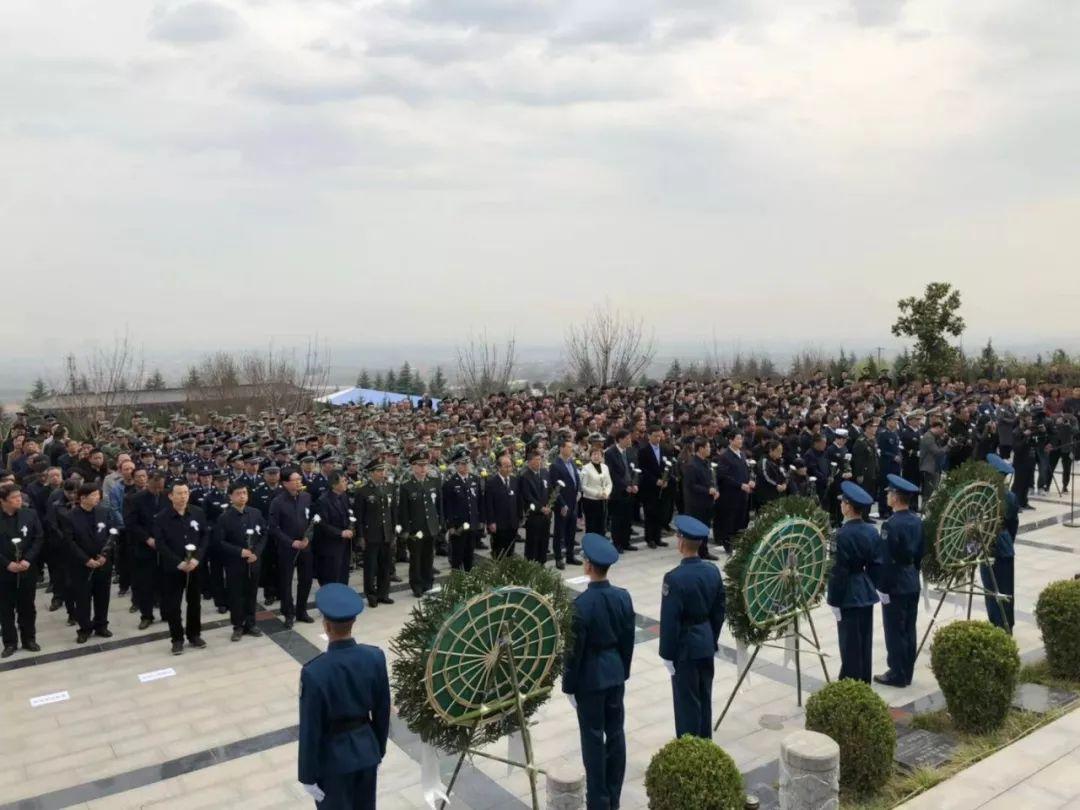 今天任永涛烈士葬礼在西安市鄠邑区举行!让我们送英雄最后一程!