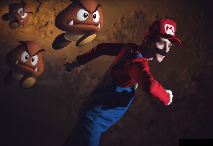 超级马里奥cosplay,网友:别抢戴牙套那个小姐姐是我的!