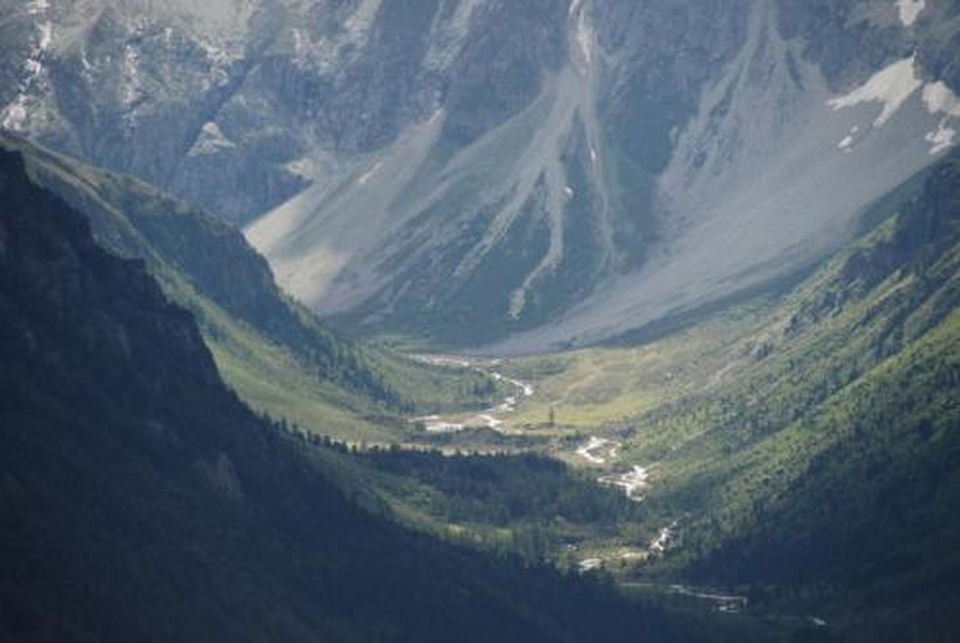 科普知识竞赛#【科普小知识】冰川谷又称冰川槽谷或u 形谷,是由冰è