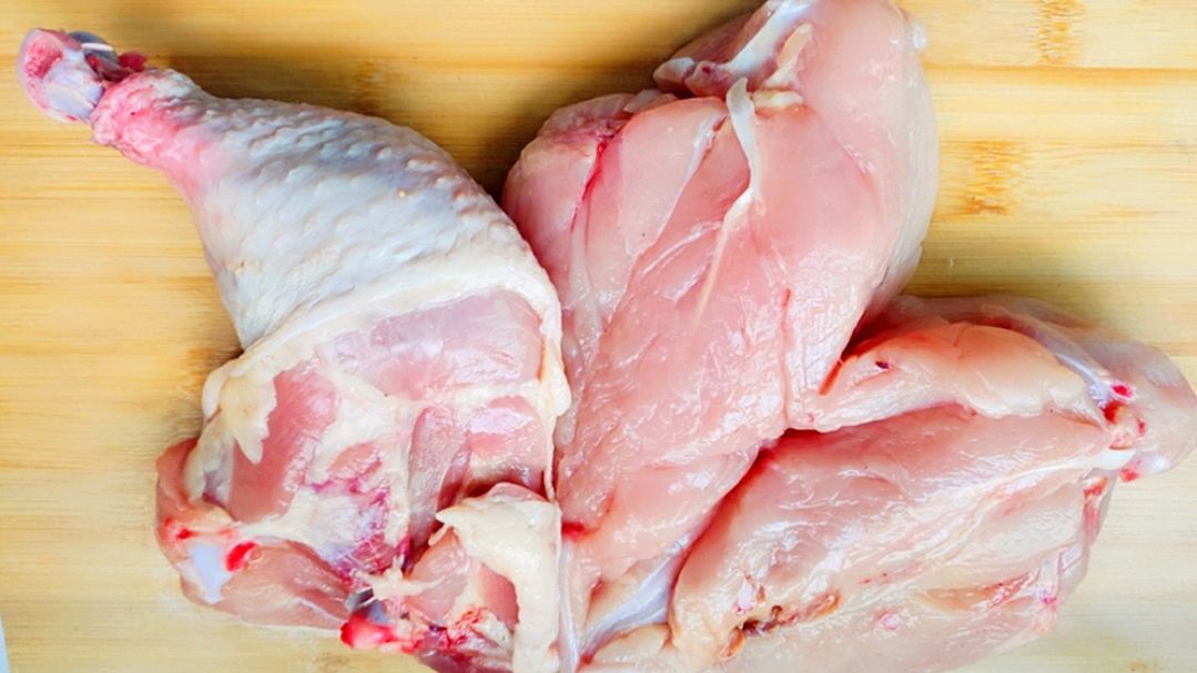 跟着千万粉丝大咖学做麻辣鸡丝,虽然是个山寨版,但味道独特