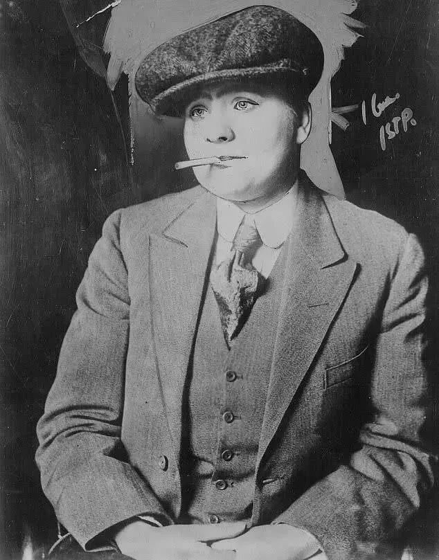 追大盗,斗渣男,她是现实版福尔摩斯,伦敦最牛女侦探!