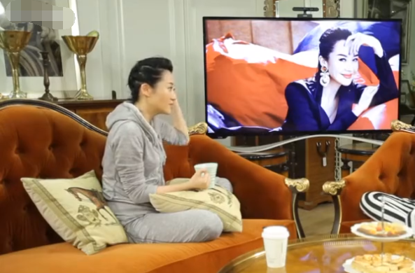 从家里的装修看许晴的品位,不但是呆萌小姐姐,还极有豪华设计感