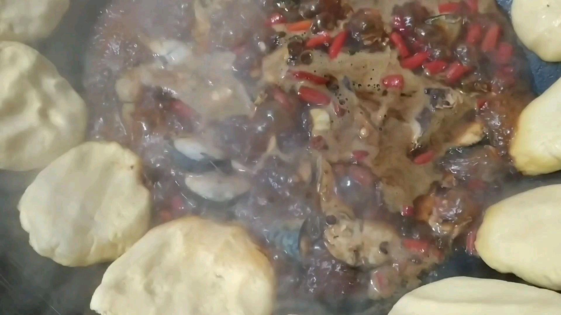 鱼锅饼子,如果只做鱼这道菜没有价值,贴上饼子就提升不少真香