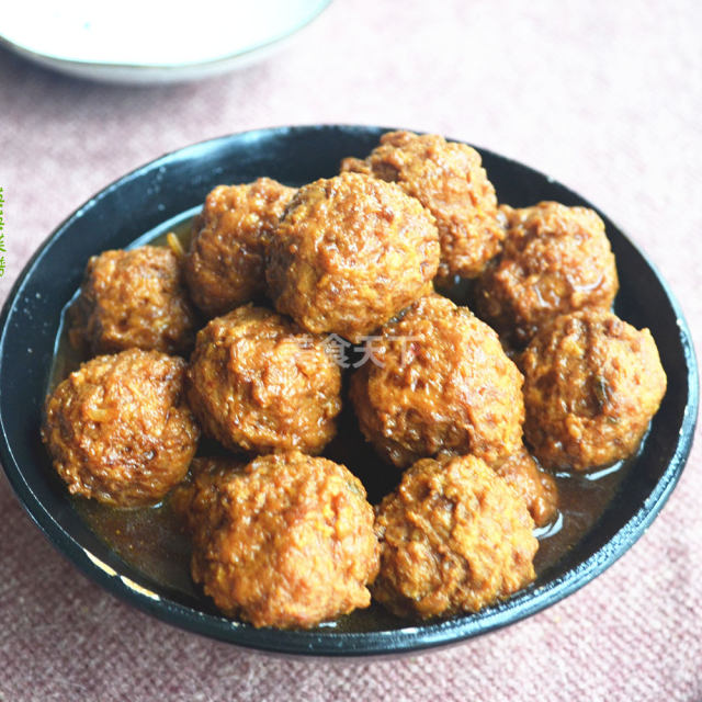 炖丸子,鲜香入味,做法简单,肉质q弹,好吃停不下来