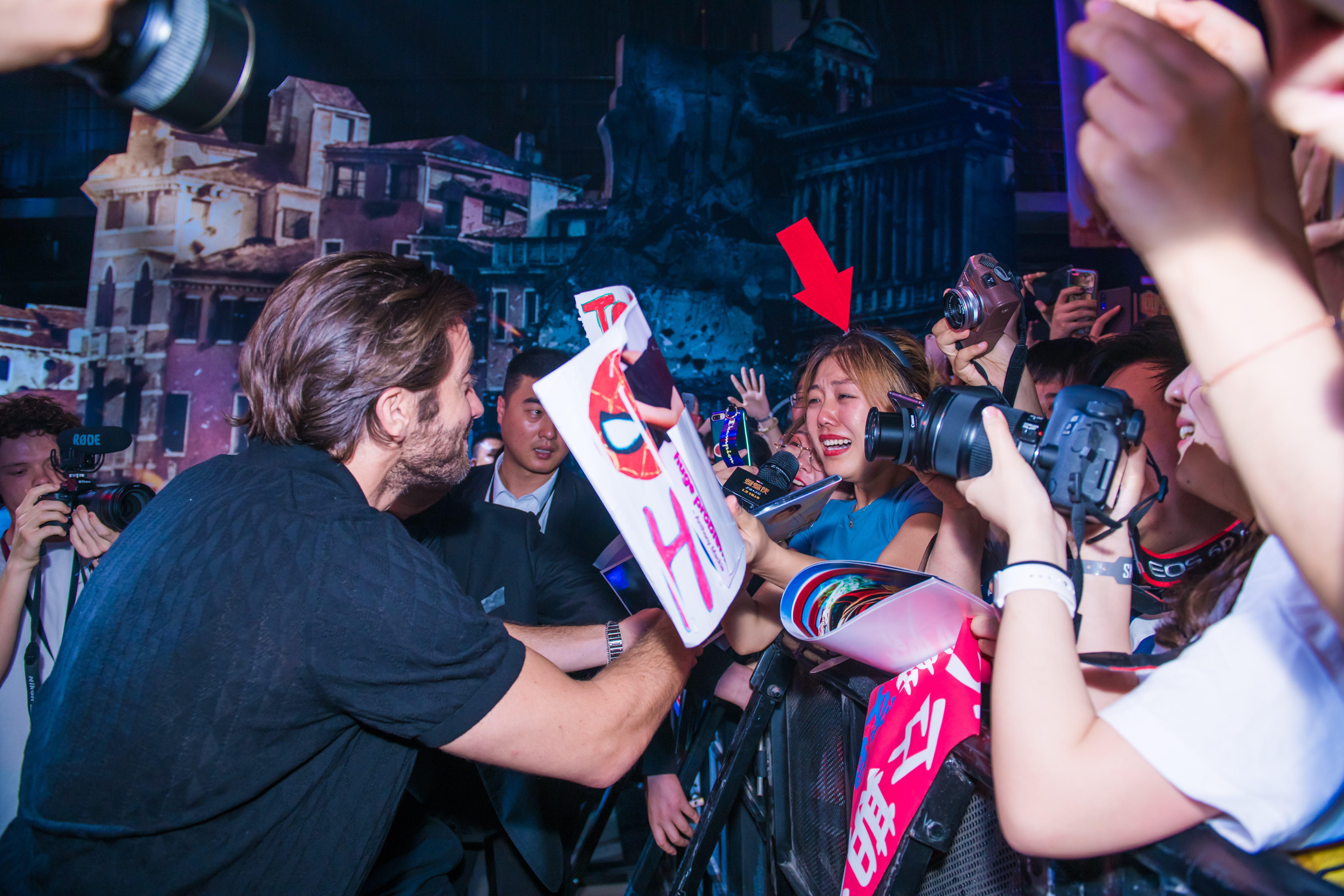 《蜘蛛侠:英雄远征》粉丝见面会落幕 荷兰弟化身主持嗨翻现场