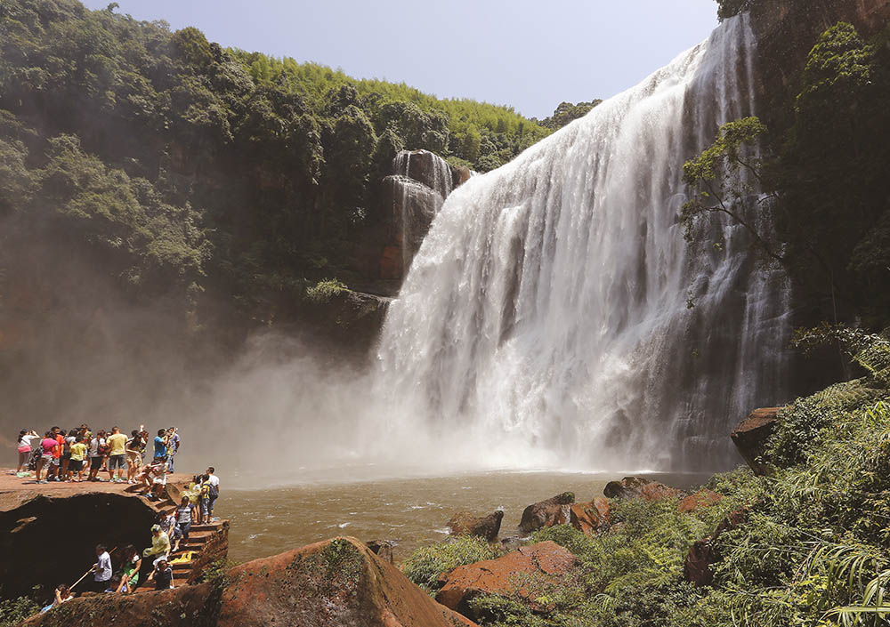中国第二大瀑布,长江流域上最大的瀑布,4a级的景点,门票仅90元