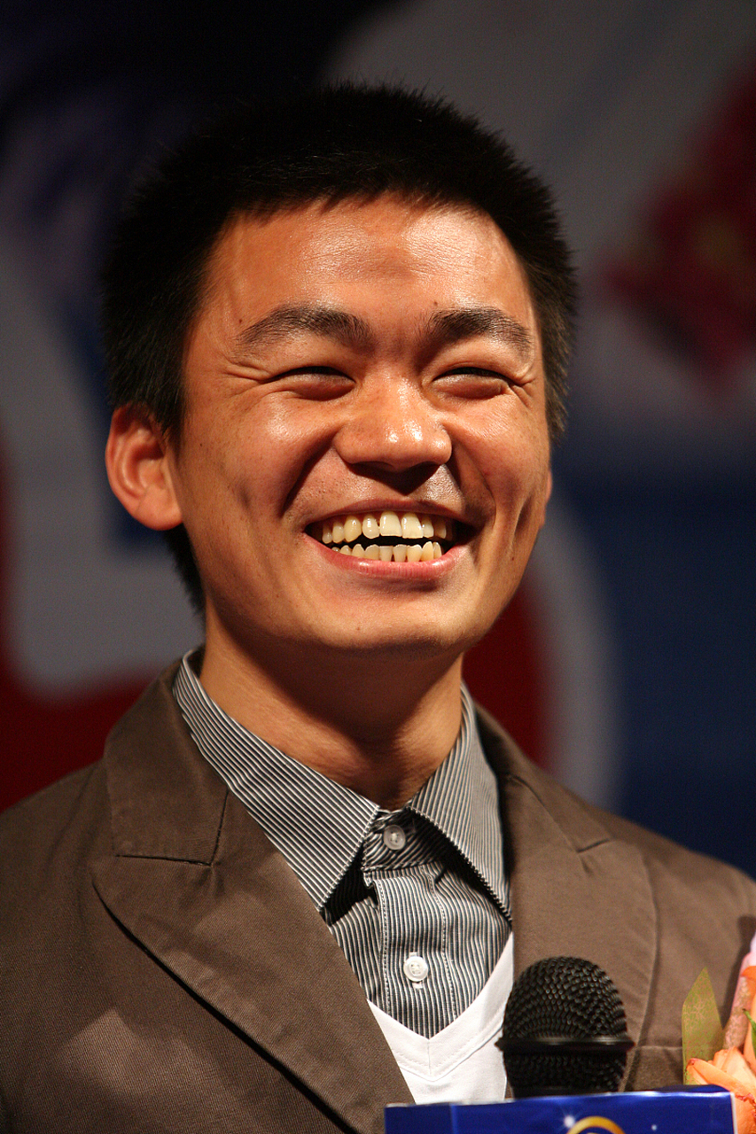 王宝强的致辞:我的电影之路遇到不少贵人 感谢冯小刚:"大哥大姐你