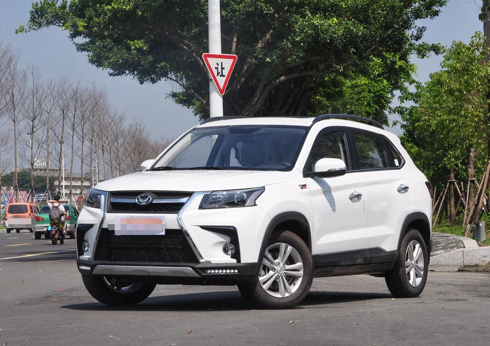 北汽幻速s5-豪华型炫酷的设计风格,看起来很有气场