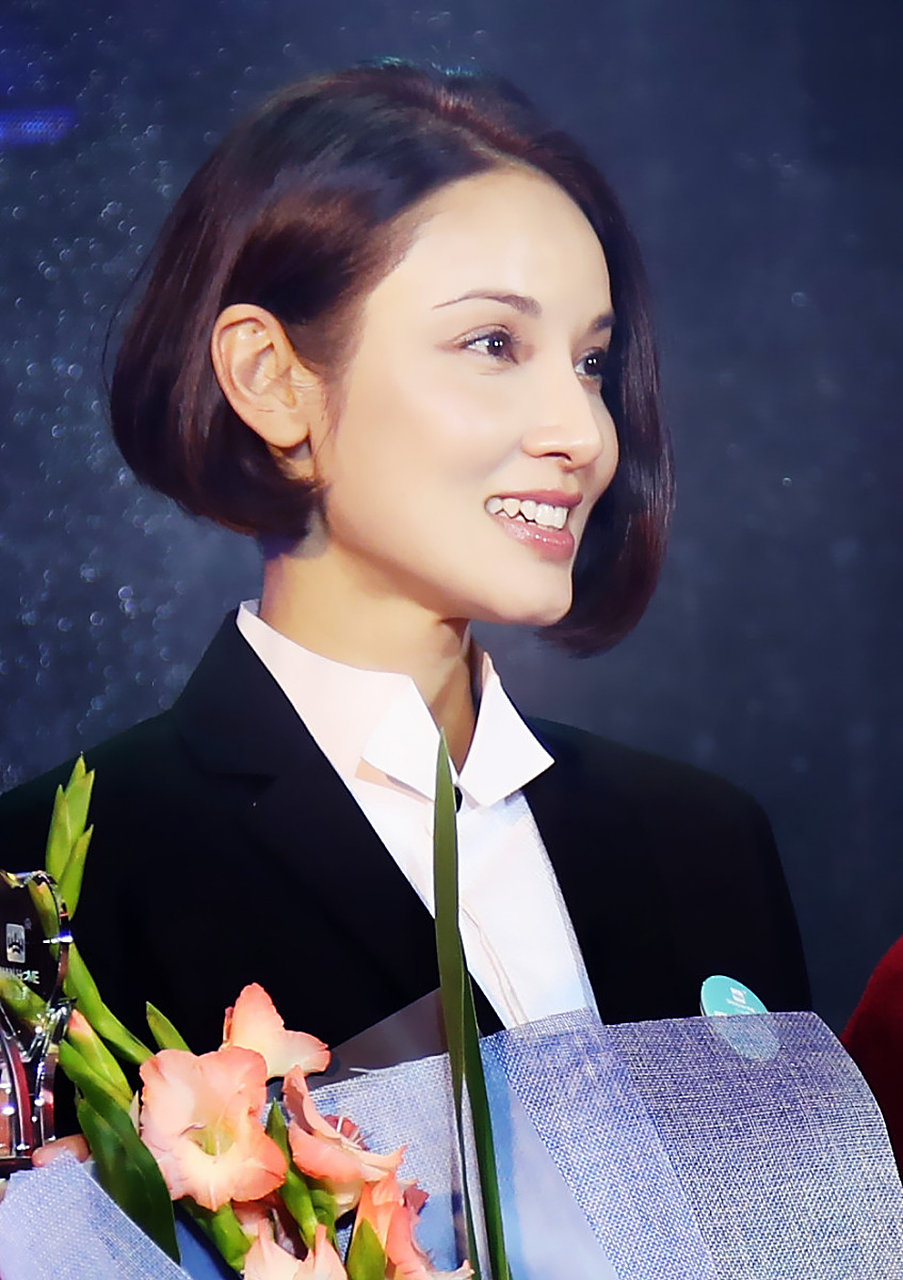 还记得吗,雪儿,创世纪里面的那个混血女演员.