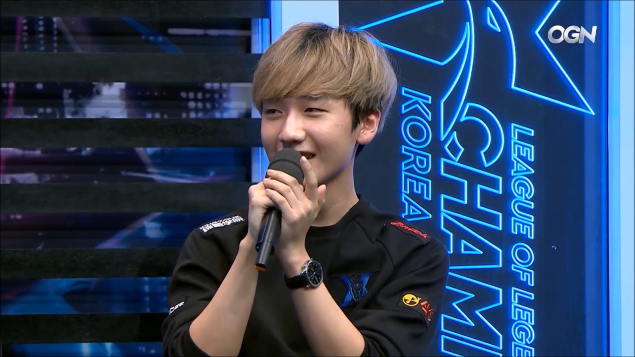 转会:小花生与kz战队解约,现已成为自由人,加入skt已成事实?